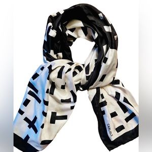 Vintage Carlisle Black and White Square Scarf